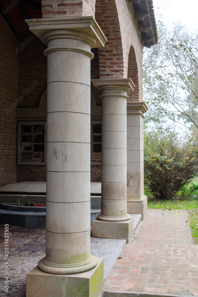 Fototapeta premium columns in the park