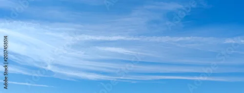 Panel kuchenny z motywem Panoramic light blue sky with thin white cirrus clouds texture background on beautiful summer day