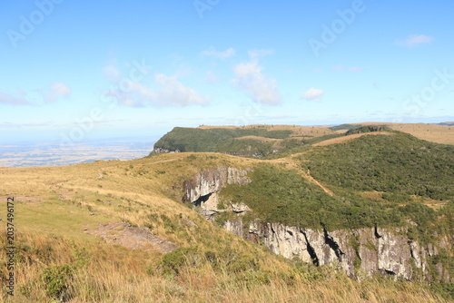 Canion Fortaleza, na Serra Geral, na cidade de Cambará do Sul que fica no estado do  Rio do Sul, no Brasil, dentro do Parque Nacional dos Aparados da Serra.