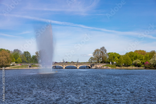 Konstfotografi View of Lombard Bridge and Alster Fountain in Hamburg, Germany on a clear day