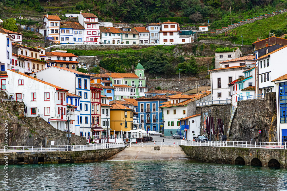 Obraz premium Cudillero. Twilight