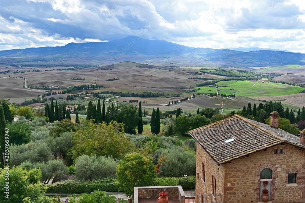 Obraz premium Pienza, le colline della Val d'Orcia dalla loggia di Palazzo Piccolomini, Val d'Orcia, Toscana