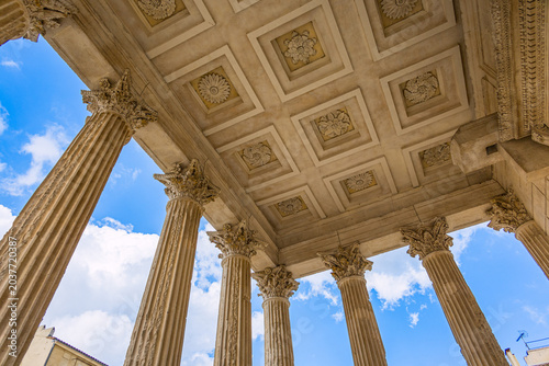 La Maison Carrée Temple Antique de Nîmes dans le Gard en France