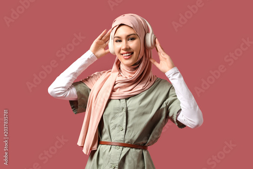 Beautiful young Muslim woma...