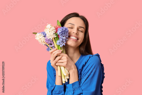 Happy smiling young woman w...