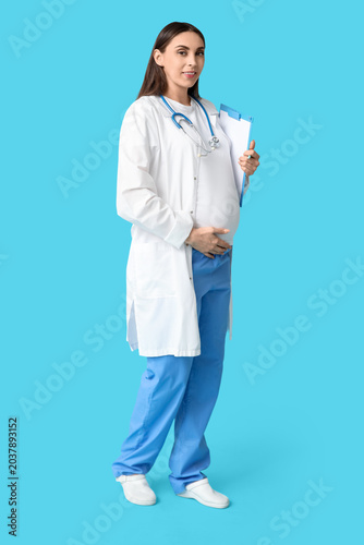 Beautiful young pregnant do...