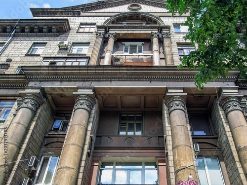 Φωτογραφία Architectural details of a historic residential building at 149 Sobornyi Avenue in Zaporizhzhia