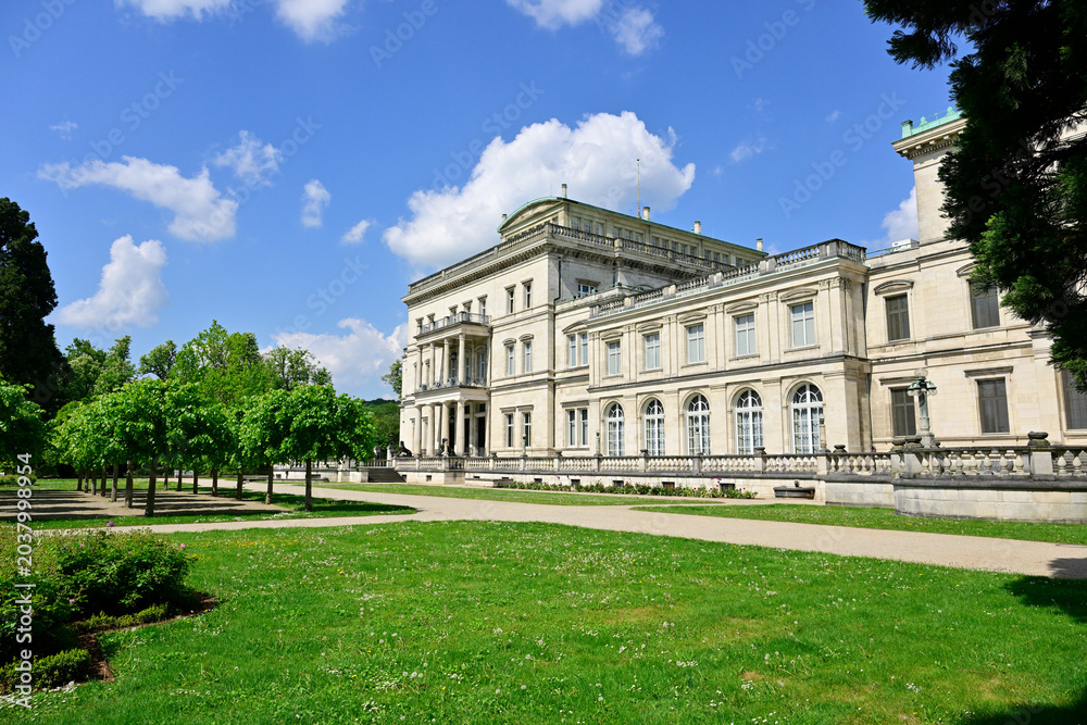 Fototapeta premium Villa Hügel