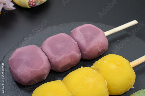 Tableau sur toile ちょっと贅沢な和菓子串団子