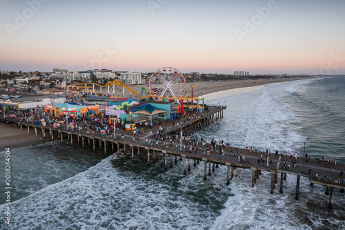 Canvas-taulu Cityscape of Pacific Rim, Santa Monica Pier, California, USA