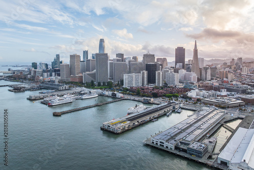 Принти на полотні Aerial view of the skyline and Fisherman's Wharf in San Francisco, California