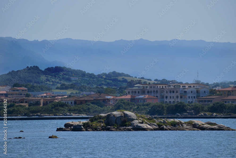 Fototapeta premium panorama di mare con isolotto