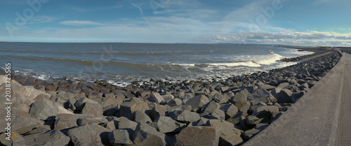 Canvas Print Wide angle scene of part of the British coastline in the north east of England -