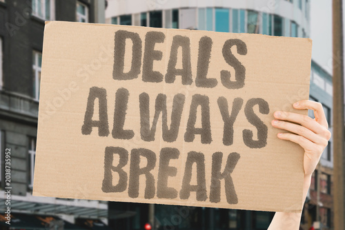 Foto "Deals Always Break" Peace agreements historically collapse under renewed pressure