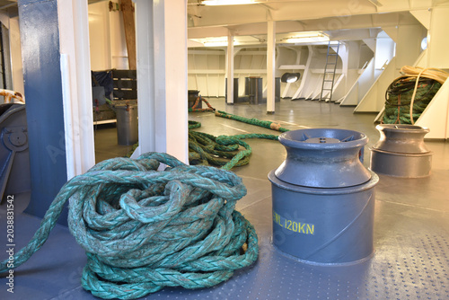 Schiffstau auf einem Containerschiff