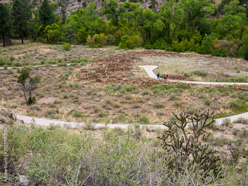 Tableau sur toile Bandelier National Monument, New Mexico - May 6, 2026: The ruin of a prehistoric