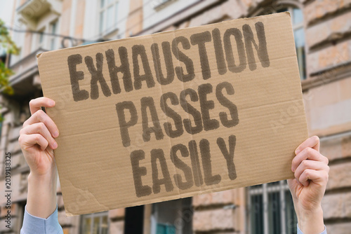 Fotografía "Exhaustion passes easily" Fatigue transfers to coworkers