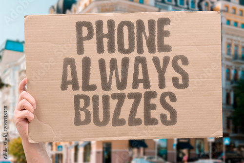 фотографія "Phone always buzzes" Constant notifications disrupt peace