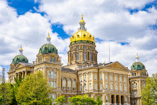 Fotografía Iowa State Capitol Close Up in Spring