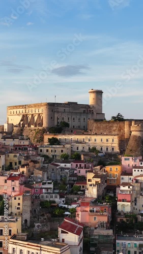 Gaeta Medievale, l'antico centro storico che affaccia sul golfo. Lazio, Italia.
Vista aerea di Gaeta, località turistica Italiana. Risoluzione 4k. 