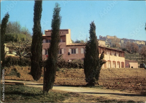 VIEUX VILLAGES VAROIS.CALLIAN.FRANCE.83810.CLINIQUE DE CARDIOLOGIE LA CHÈNEVIÈRE.