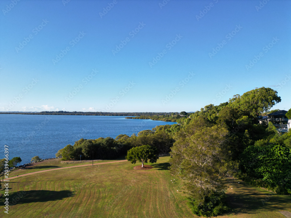 Obraz premium Scenic coastal view of Wellington Point Recreation Reserve, Queensland 