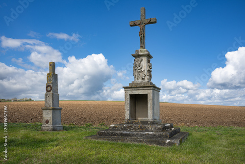 Tableau sur toile Villeneuve-l'Archevêque is a French commune located in the Yonne department, in the Burgundy-Franche-Comté region