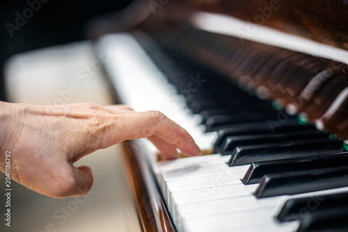 Quadro em tela Play left-handed piano chords. Music lessons
