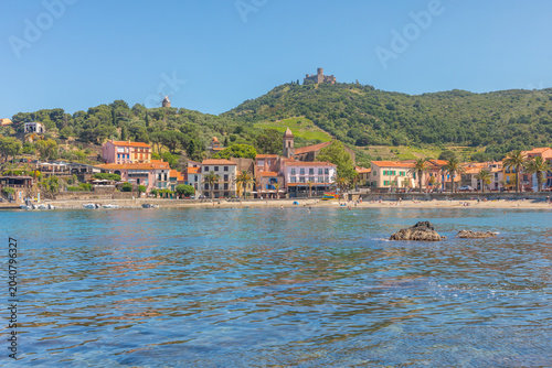 La plage du village de Collioure au sud de la France