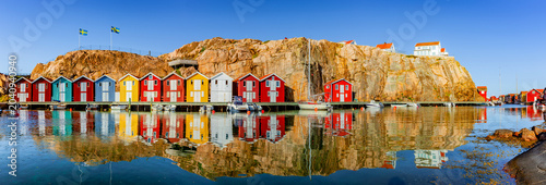 Bunte Fischerhütten in Smögen, Schweden
