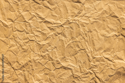 Braunes Packpapier mit Falten