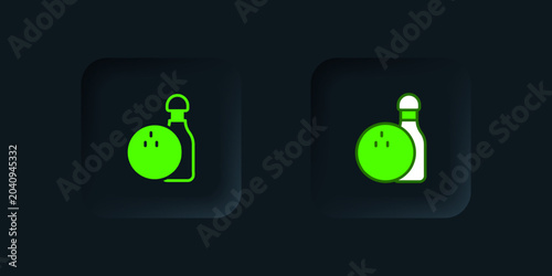 Tableau sur toile Green Bowling pin and ball icon isolated on black background