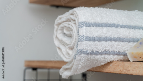 Photos Concepto de spa con toalla limpia y jabones naturales