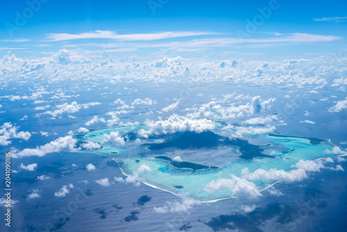 Canvastavla Aerial view of Bora Bora island and its turquoise lagoon