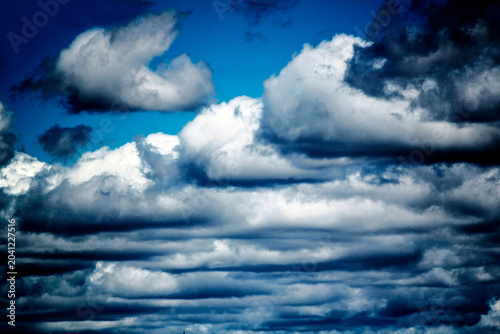 Foto Dramatic skies and shifting clouds