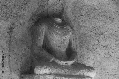 Fotografía Taiyuan, China - May 7 2026: Ancient Buddhist statue in the Tianlong Mountain Gr