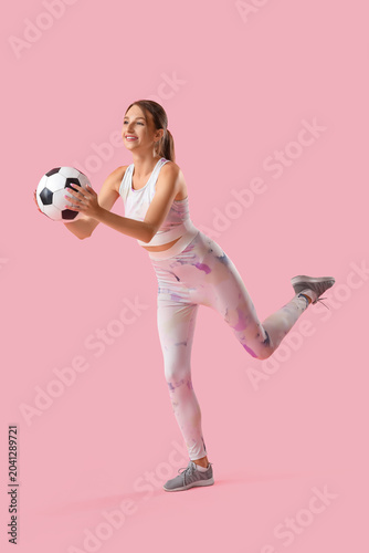 Beautiful young sporty woma...