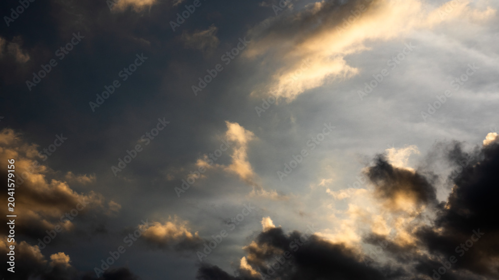 Obraz premium Dramatic Clouds at Sunset