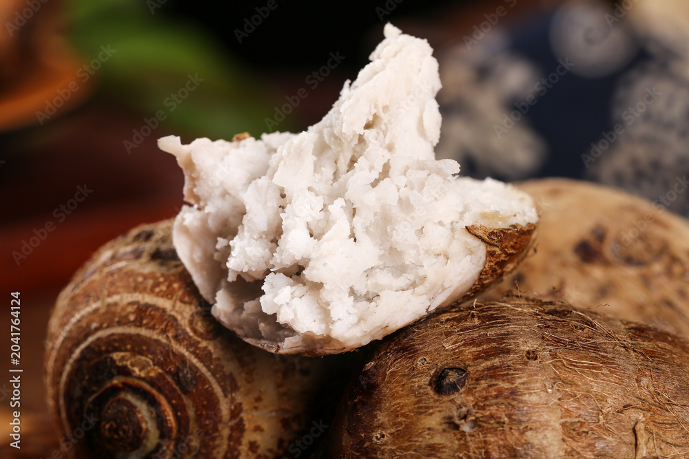 Ταπετσαρία Fresh Taro Root with White Flesh Cut Open - Guangxi Vegetable