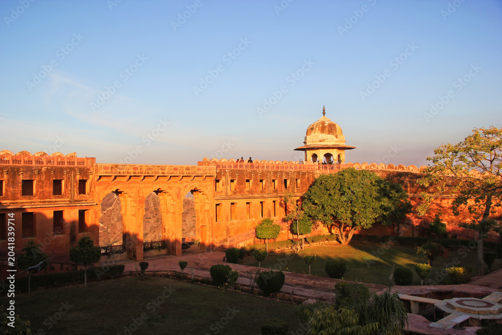 Fototapeta premium Nahargarh Fort Jaipur India - Historic Architecture at Sunset