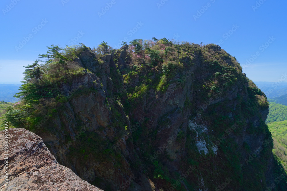 Fototapeta premium 大分県の傾山、前傾から望む傾山