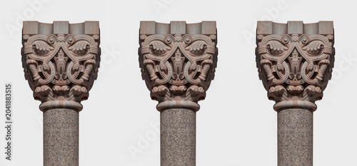 Foto elements of architectural decorations of buildings, ancient arches and columns, pommel and patterns, on the streets in Catalonia, public places
