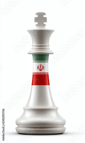 Pieza de ajedrez con bandera de Irán sobre fondo blanco