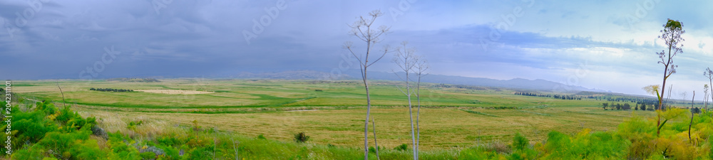 Fototapeta premium Wide Panorama of the Stormy Mesaoria Landscape