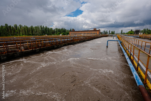 Obraz na plátně Modern wastewater treatment plant