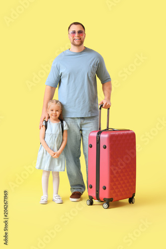 Young happy father in sungl...