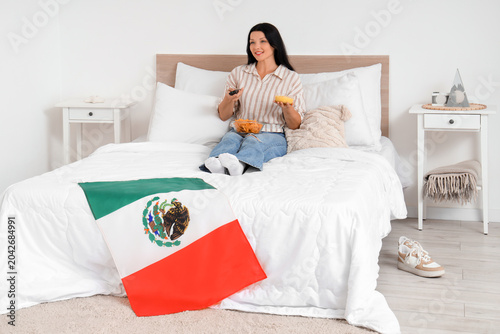Young Mexican woman with na...