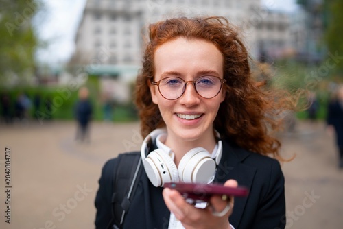 Using voice message on smartphone outdoors