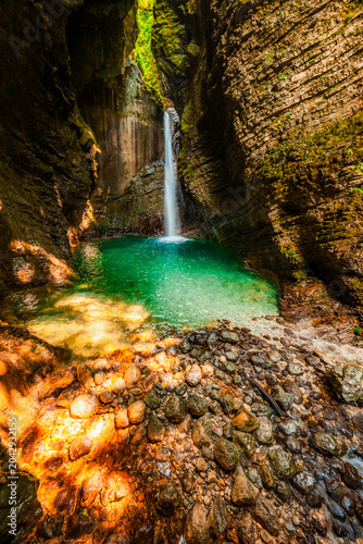 Φωτογραφία Kozjak waterfall in Slovenian alps near soca river