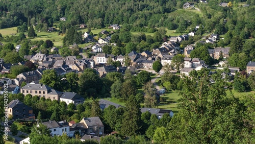 Obraz na plátně vue aérienne panoramique du village d'Herbeumont en Belgique